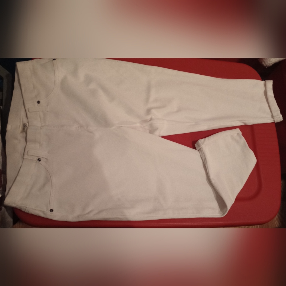 Terra & Sky White Capris